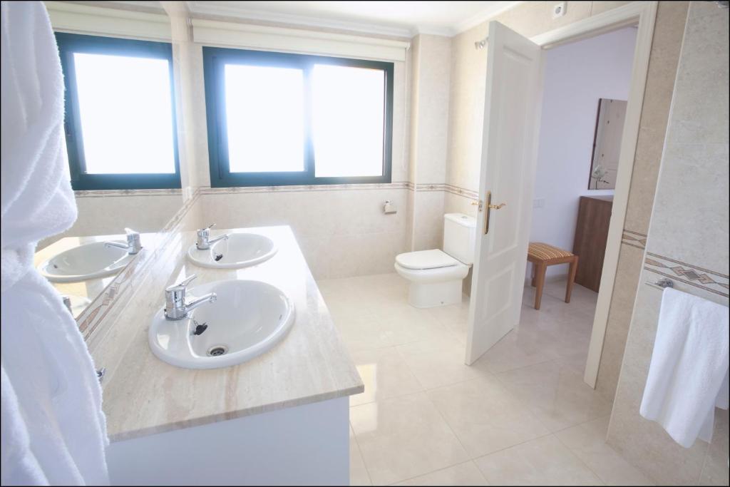 Apartamentos Lomas De Campoamor Bilik gambar